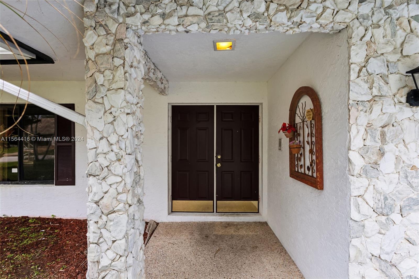 2422 Deer Creek Lob Lolly Ln