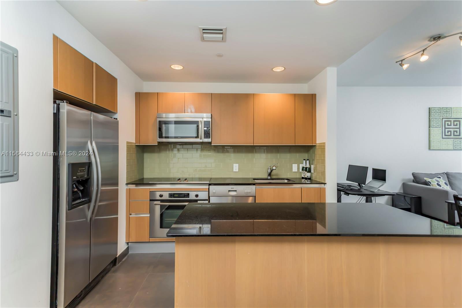 1050 Brickell Ave # 1808