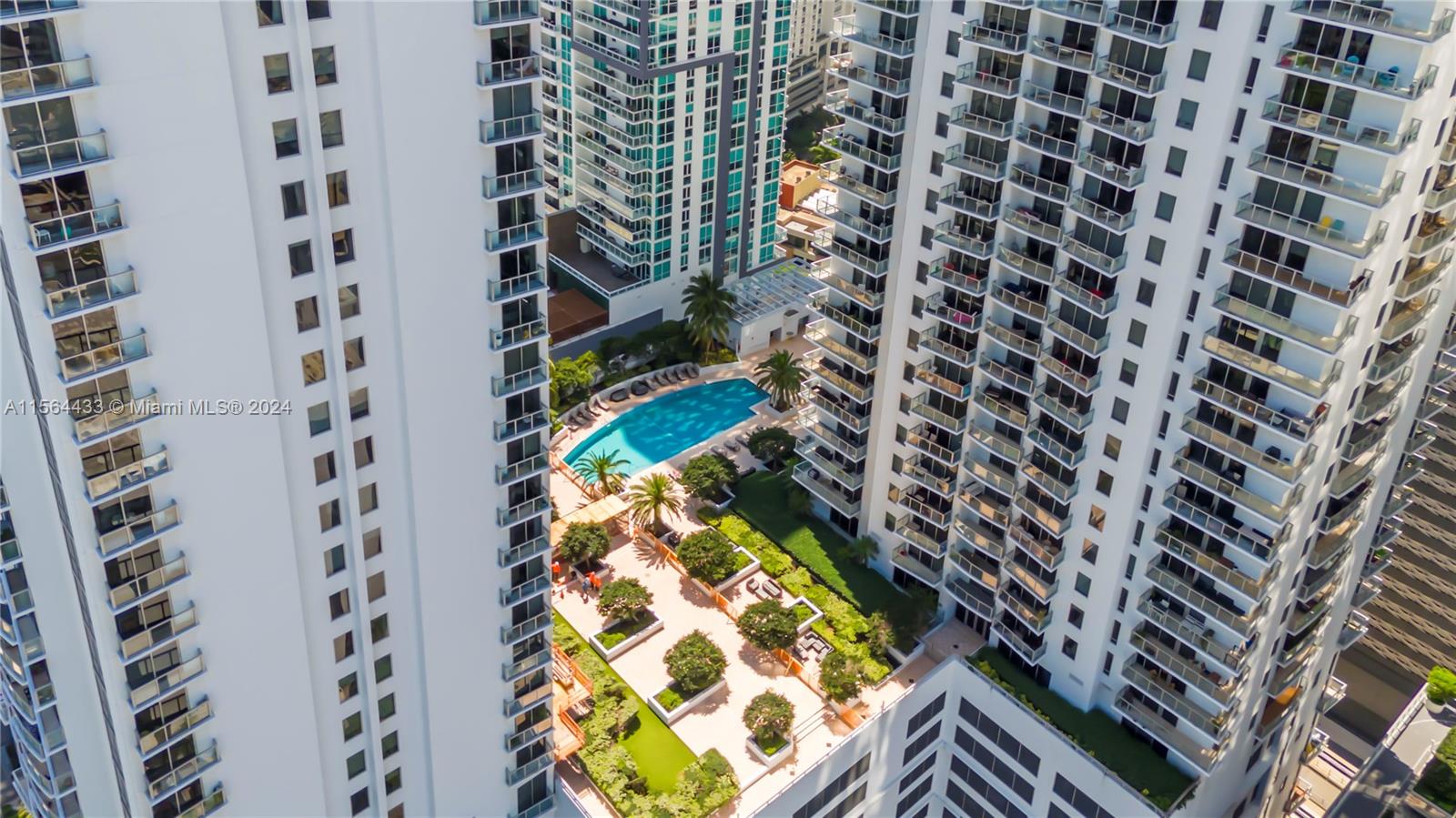 1050 Brickell Ave # 1808