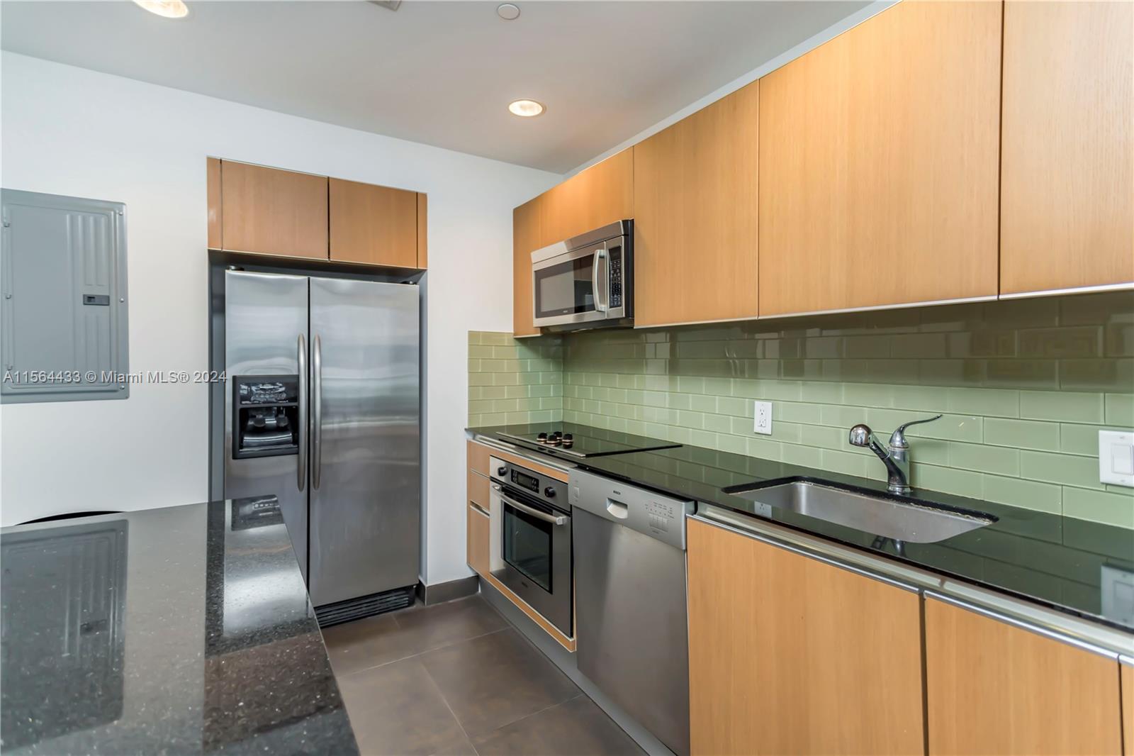 1050 Brickell Ave # 1808