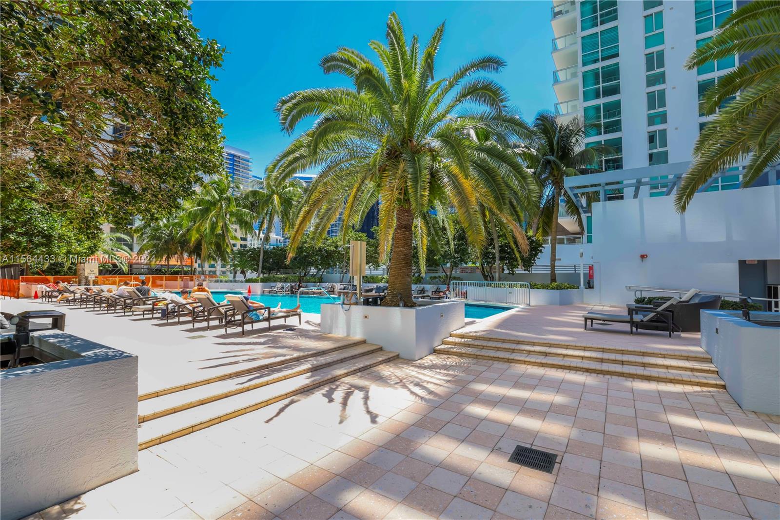 1050 Brickell Ave # 1808