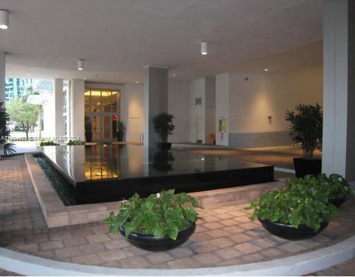 1050 Brickell Ave # 1808