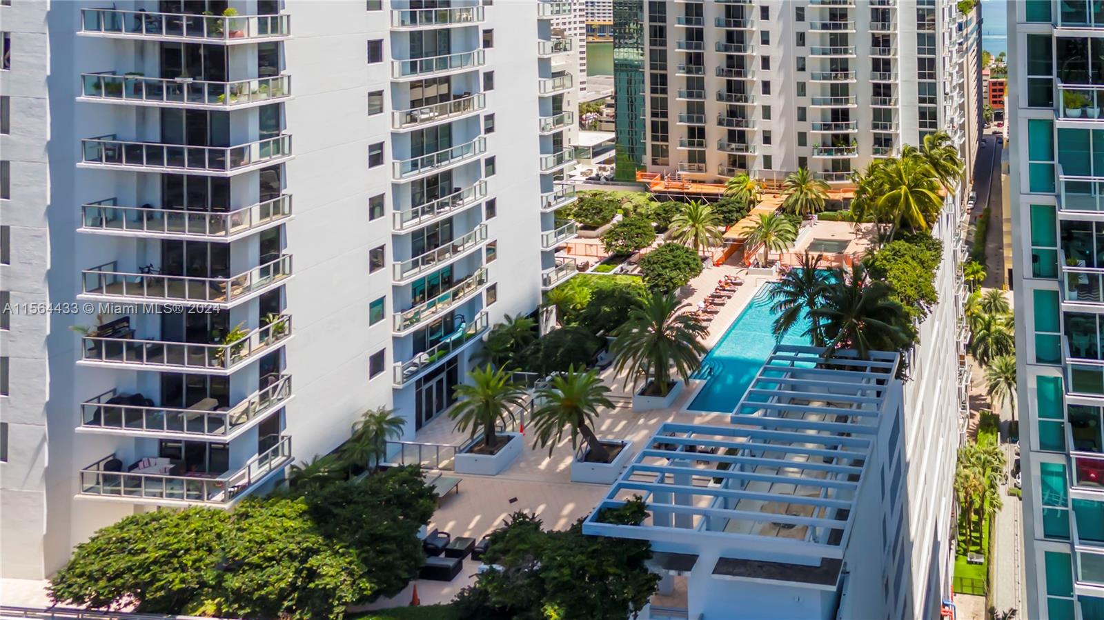 1050 Brickell Ave # 1808