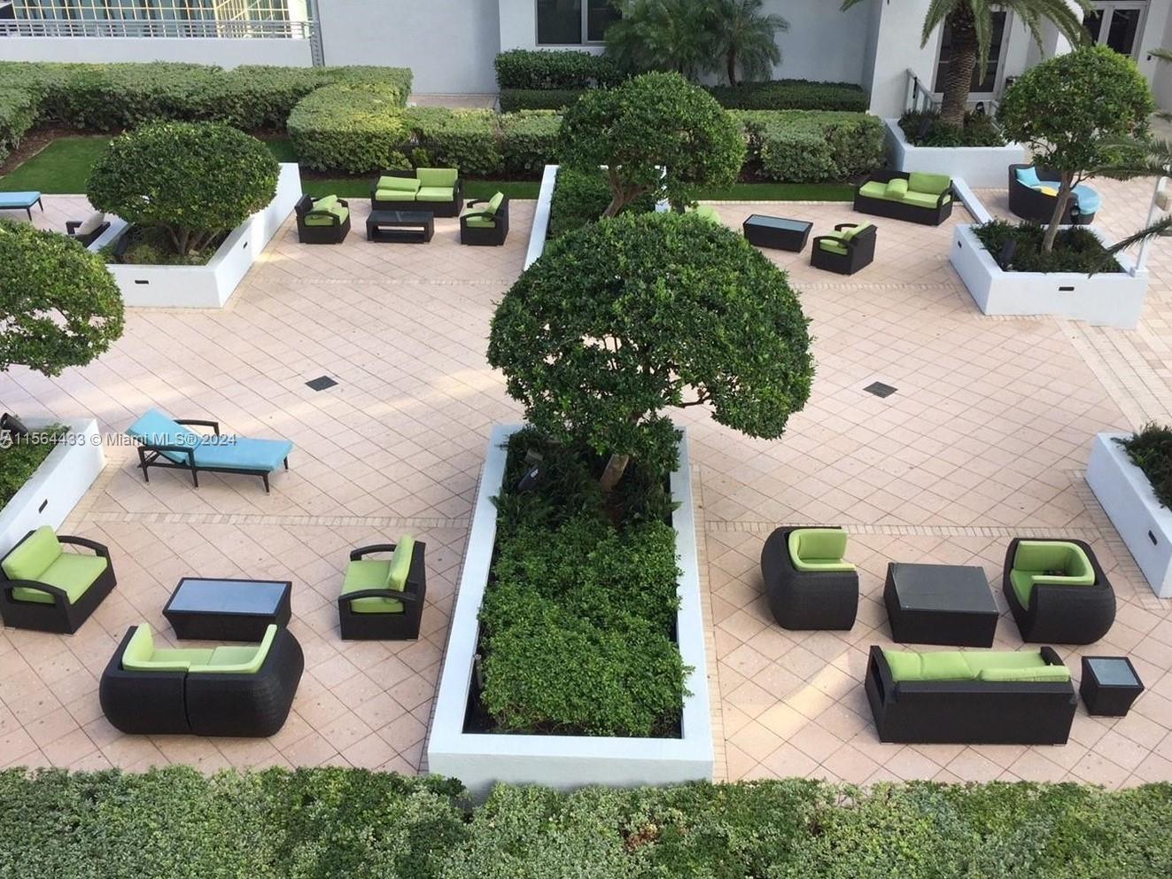 1050 Brickell Ave # 1808