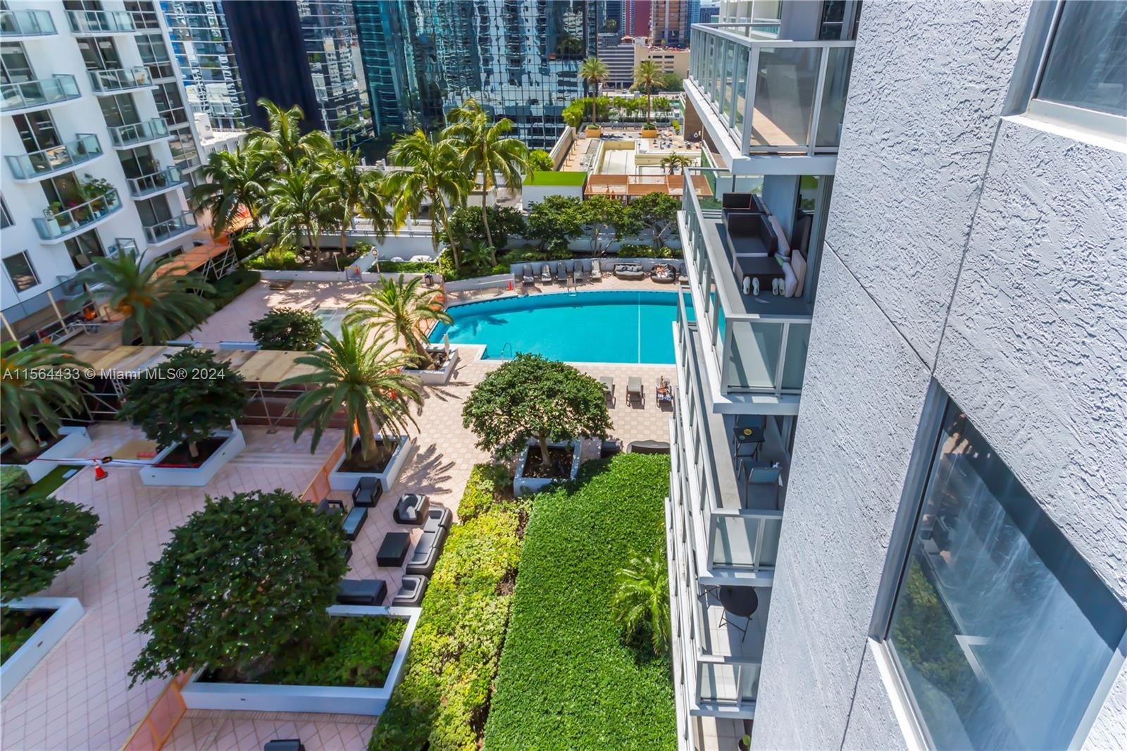 1050 Brickell Ave # 1808