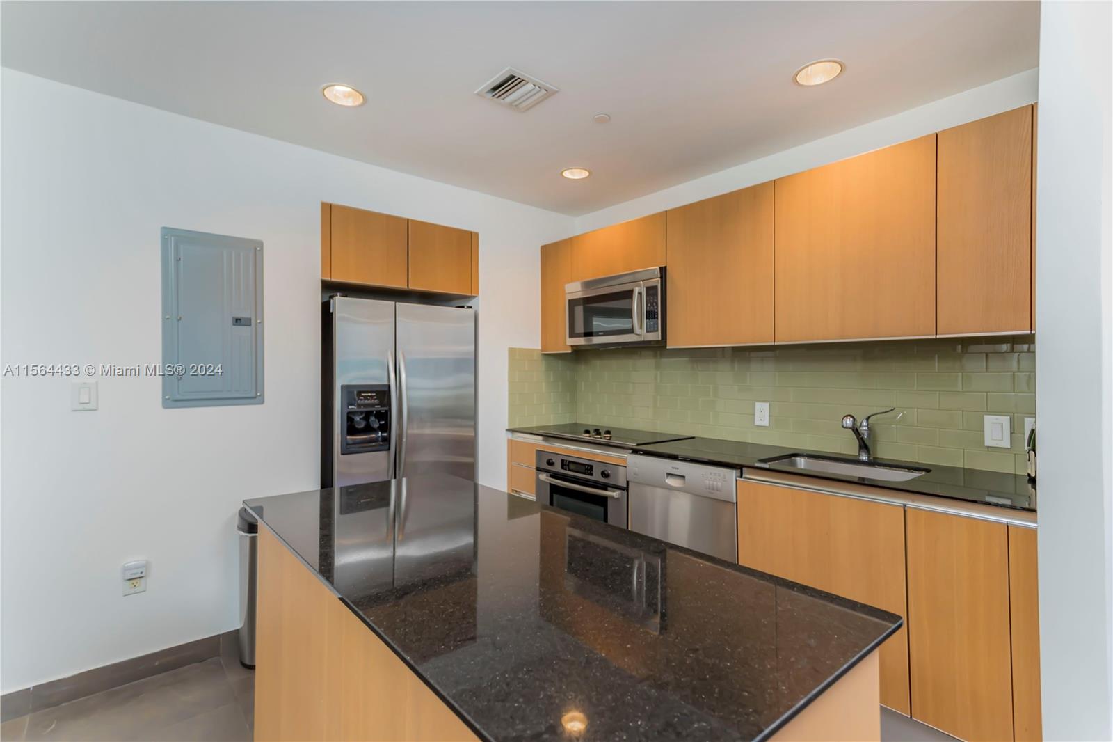 1050 Brickell Ave # 1808