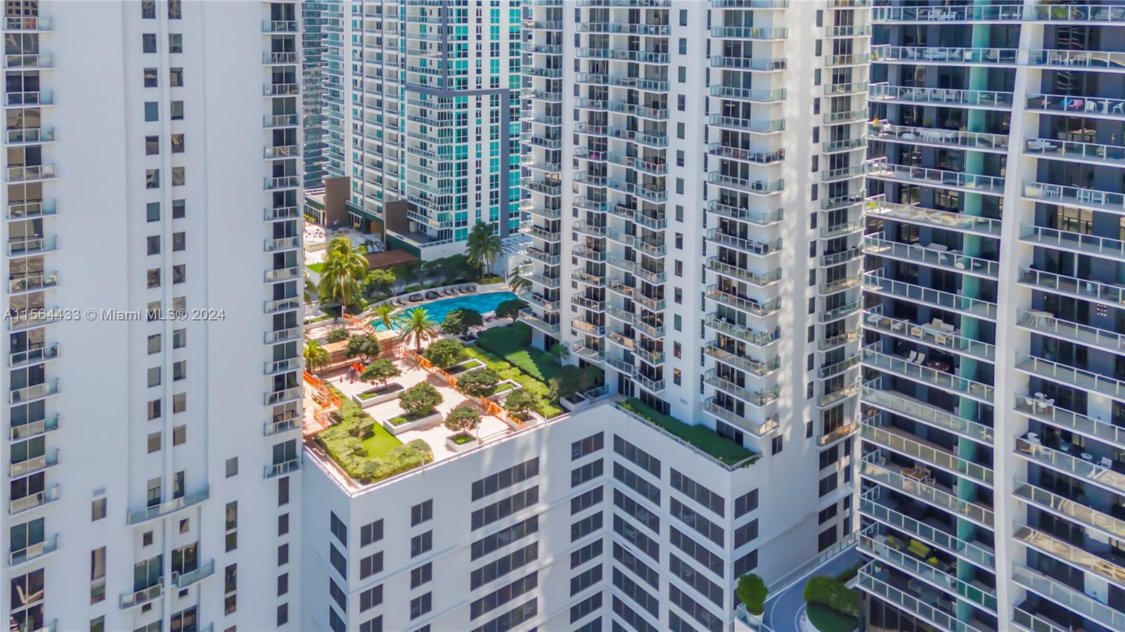 1050 Brickell Ave # 1808