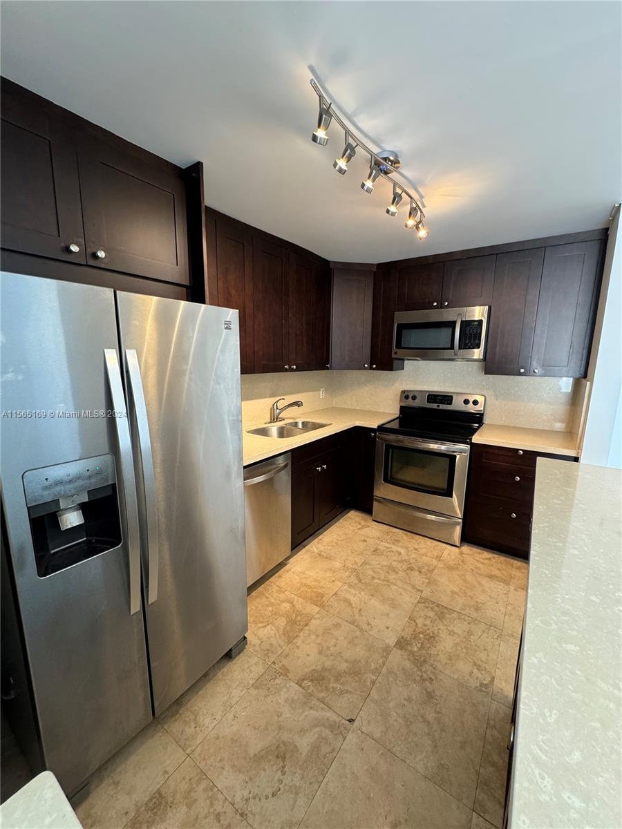200 SE 15th Rd # 17F