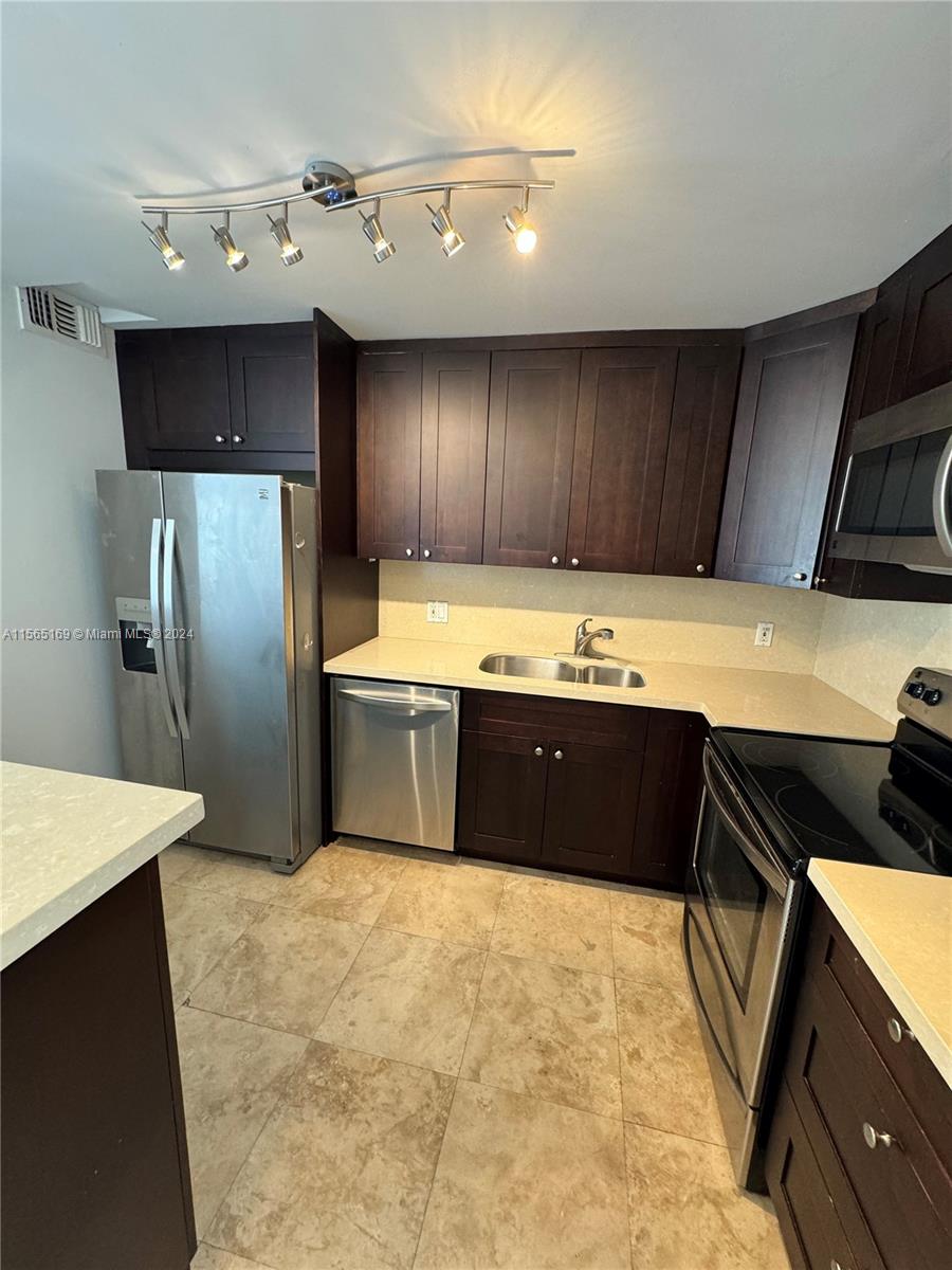 200 SE 15th Rd # 17F