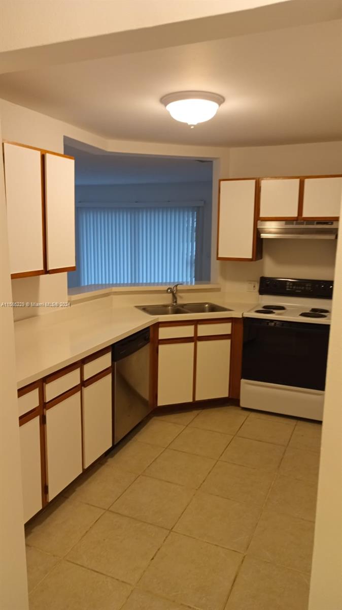 3437 NW 44 Street # 108