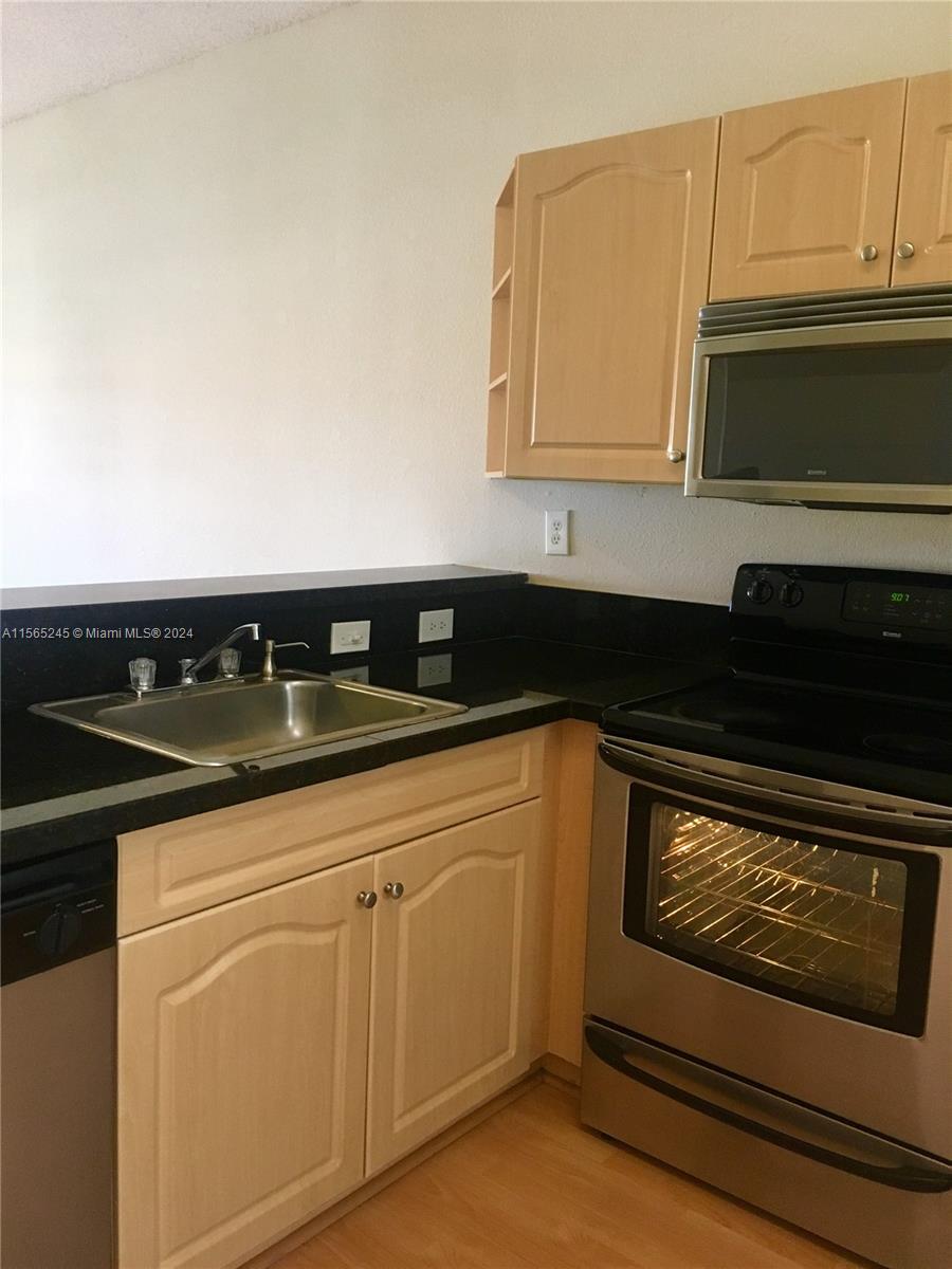 9897 Nob Hill Ln # 9897