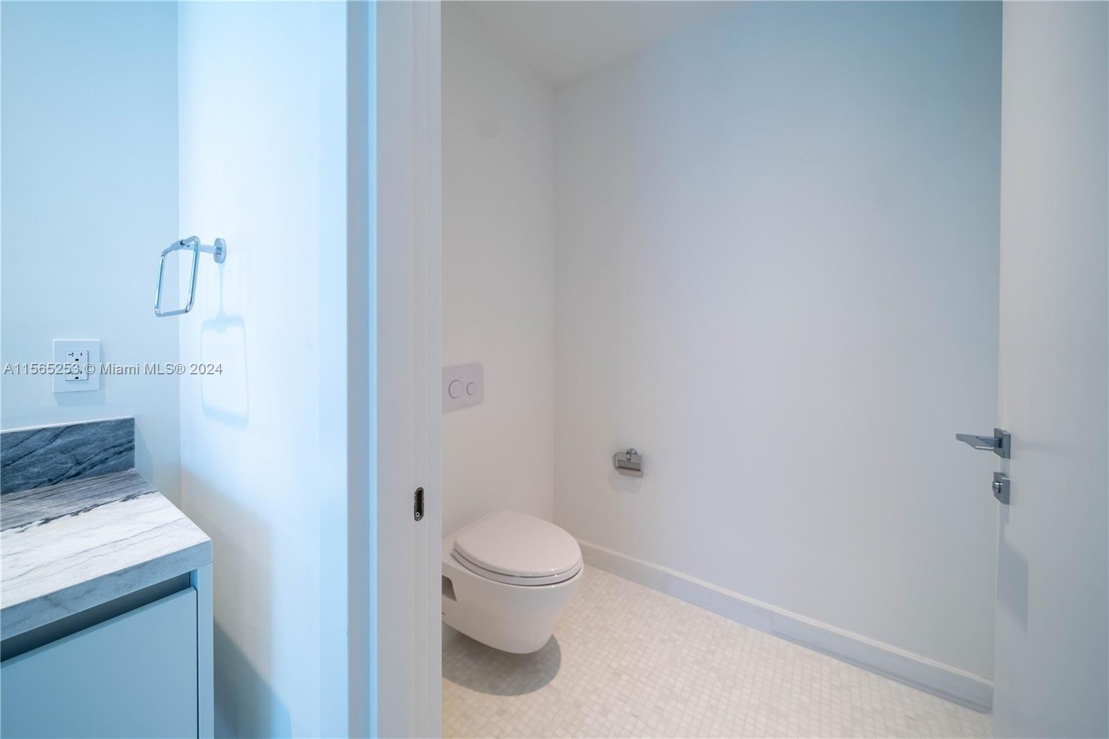 700 NE 26 TERRACE # 1806