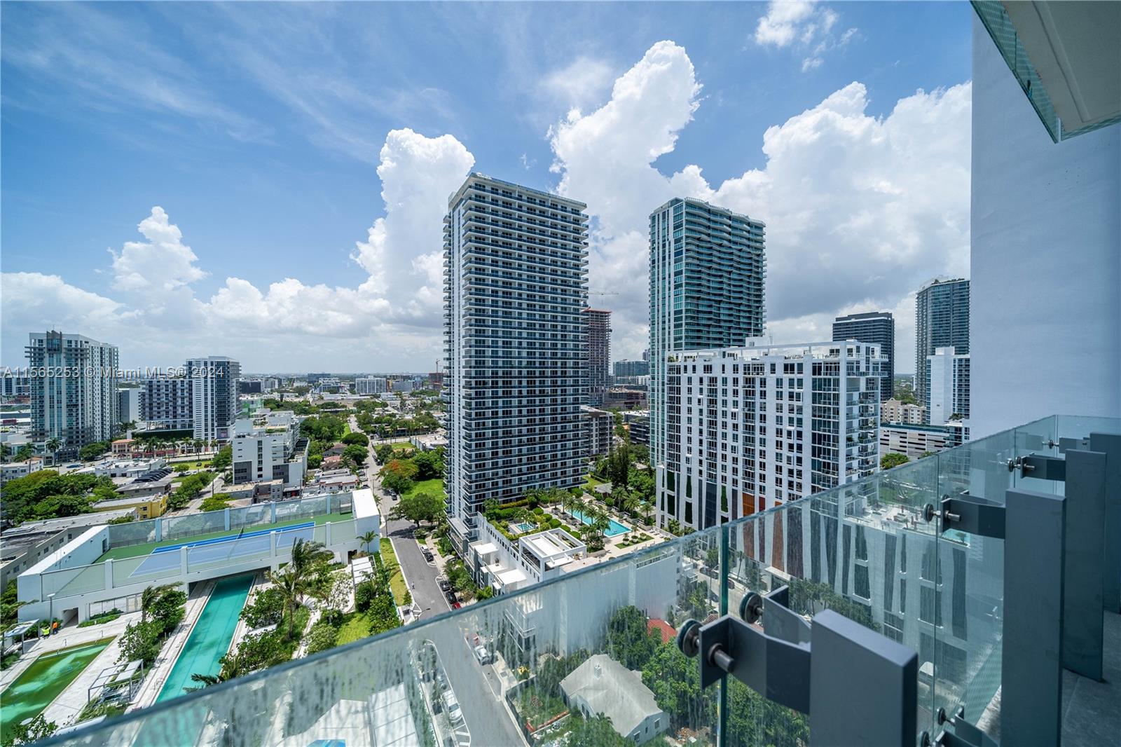 700 NE 26 TERRACE # 1806