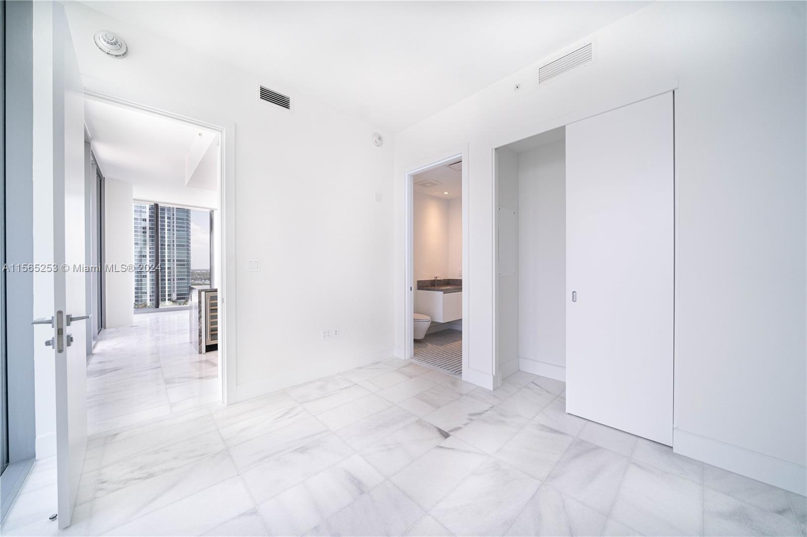 700 NE 26 TERRACE # 1806