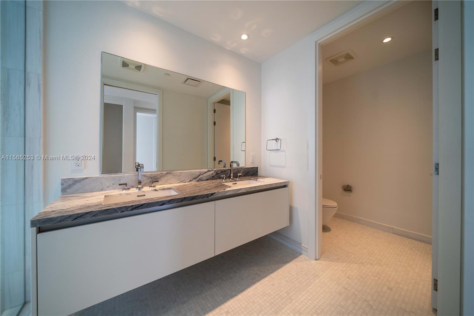 700 NE 26 TERRACE # 1806