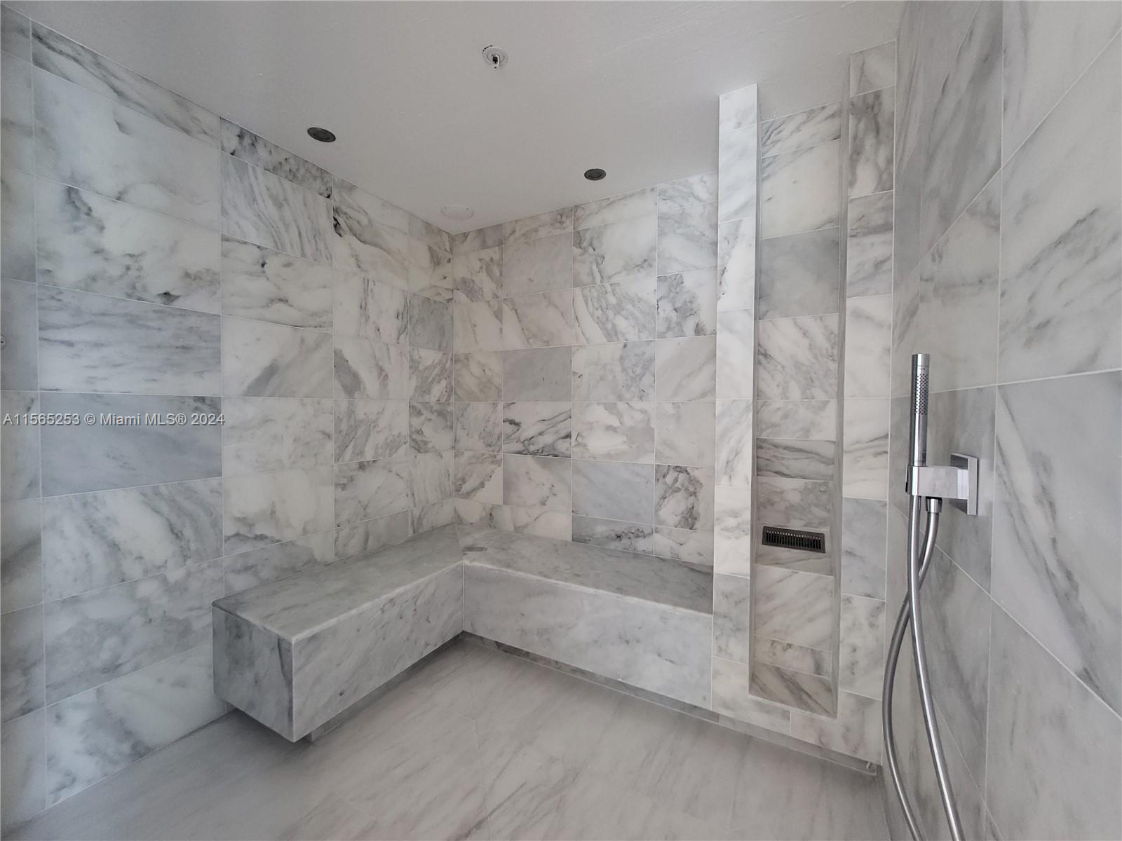 700 NE 26 TERRACE # 1806