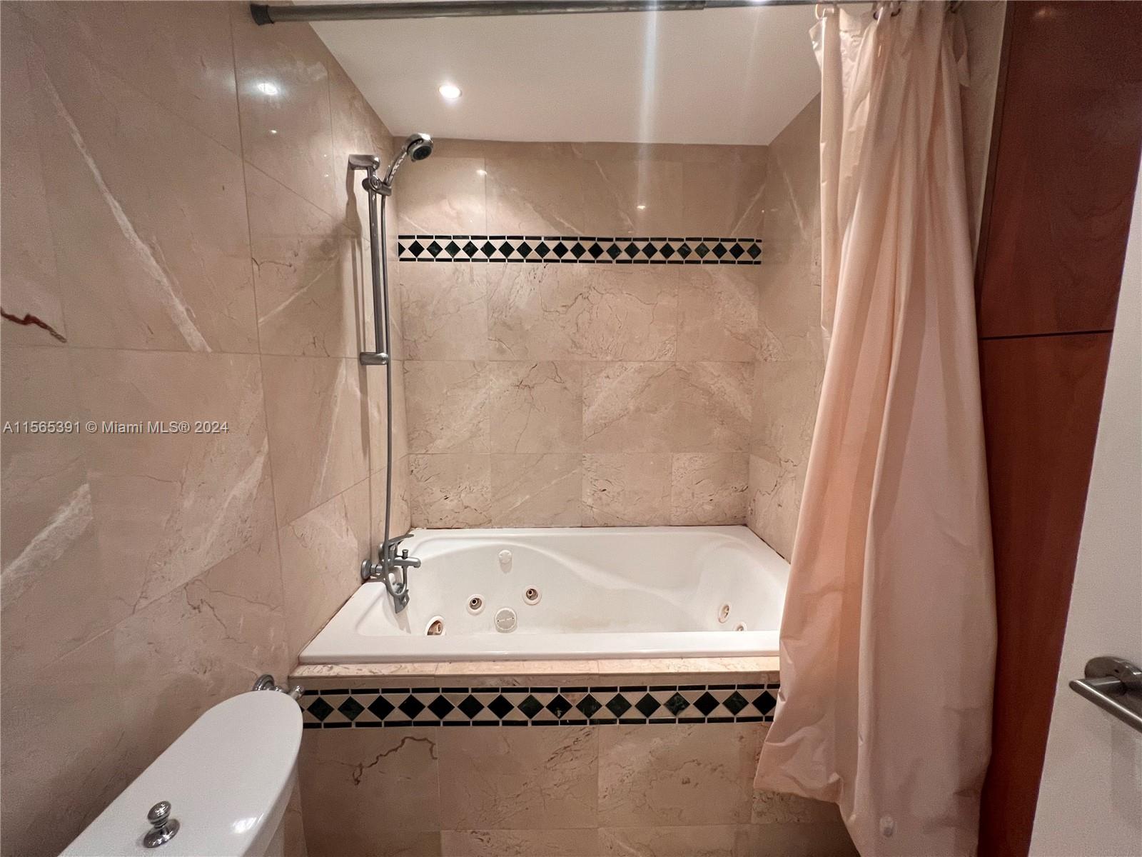 825 Brickell Bay Dr # 445