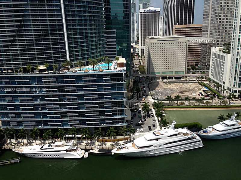 475 BRICKELL AV # 2415