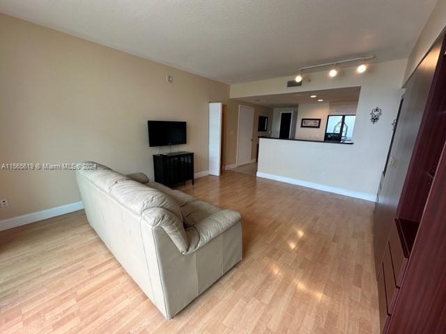 325 S Biscayne Blvd # 4320