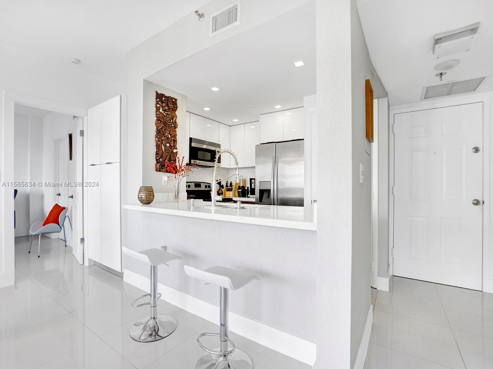 540 Brickell Key Dr # 1817