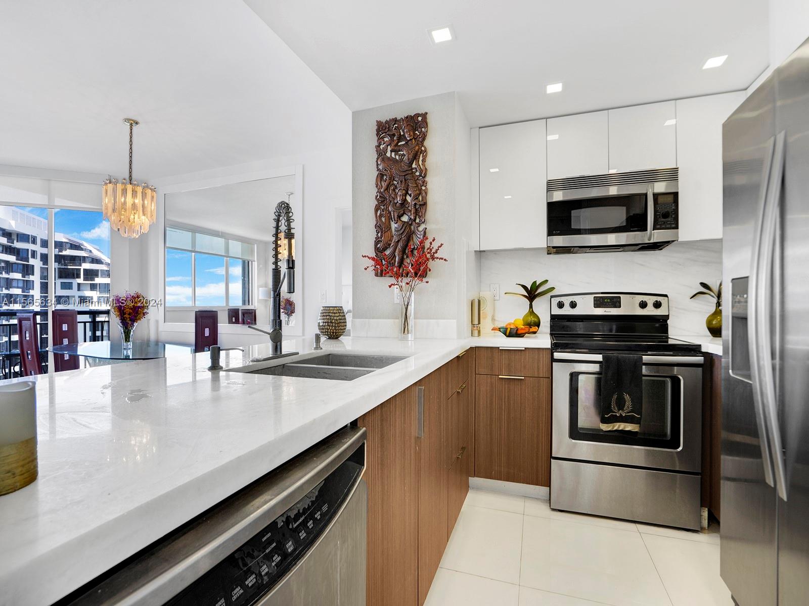 540 Brickell Key Dr # 1817