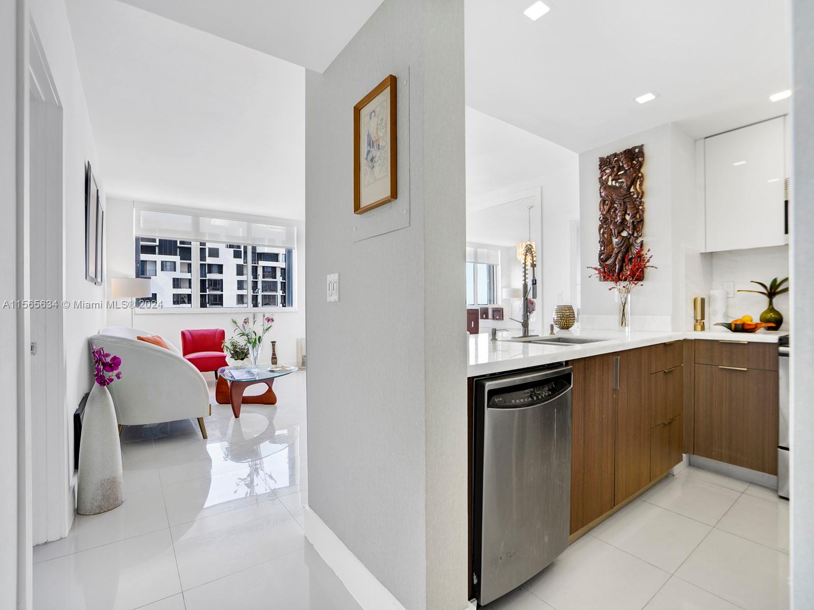 540 Brickell Key Dr # 1817