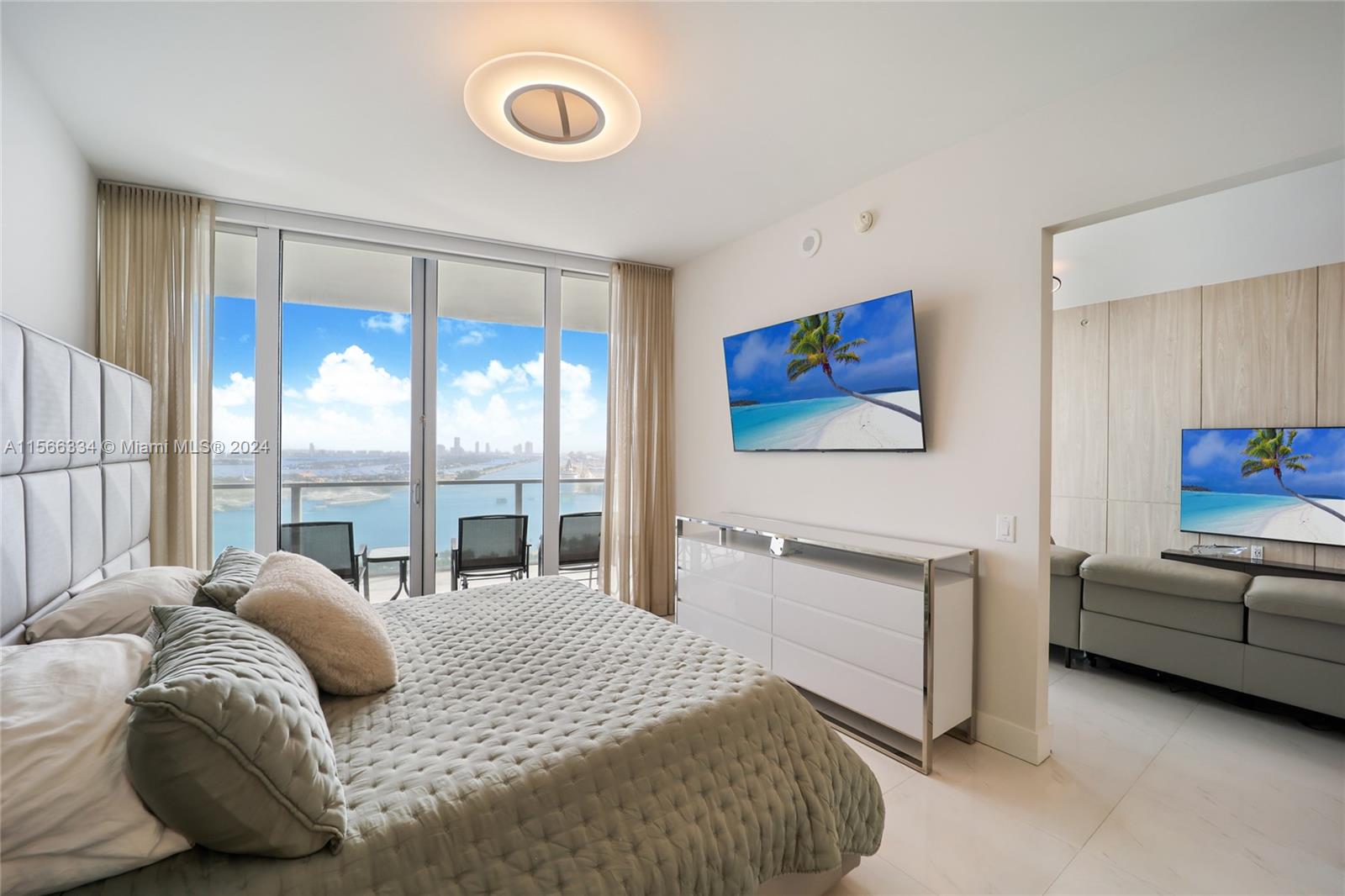1100 Biscayne Blvd # 3004