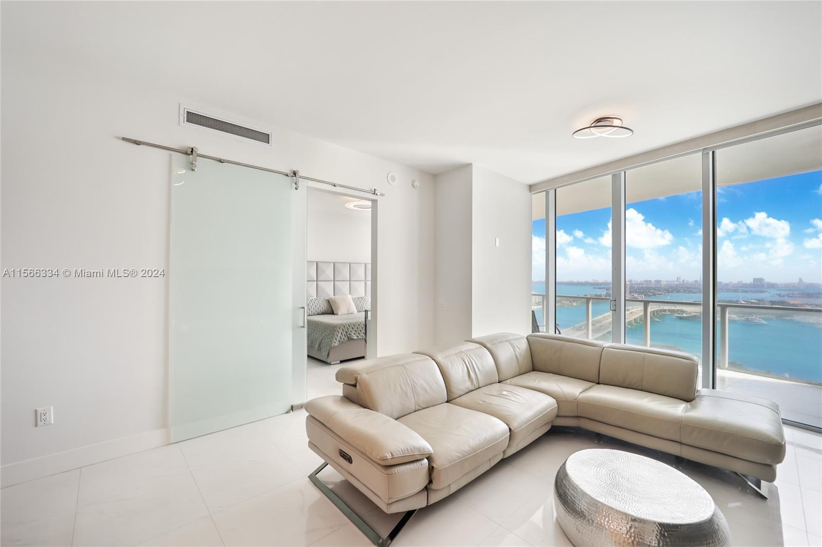 1100 Biscayne Blvd # 3004