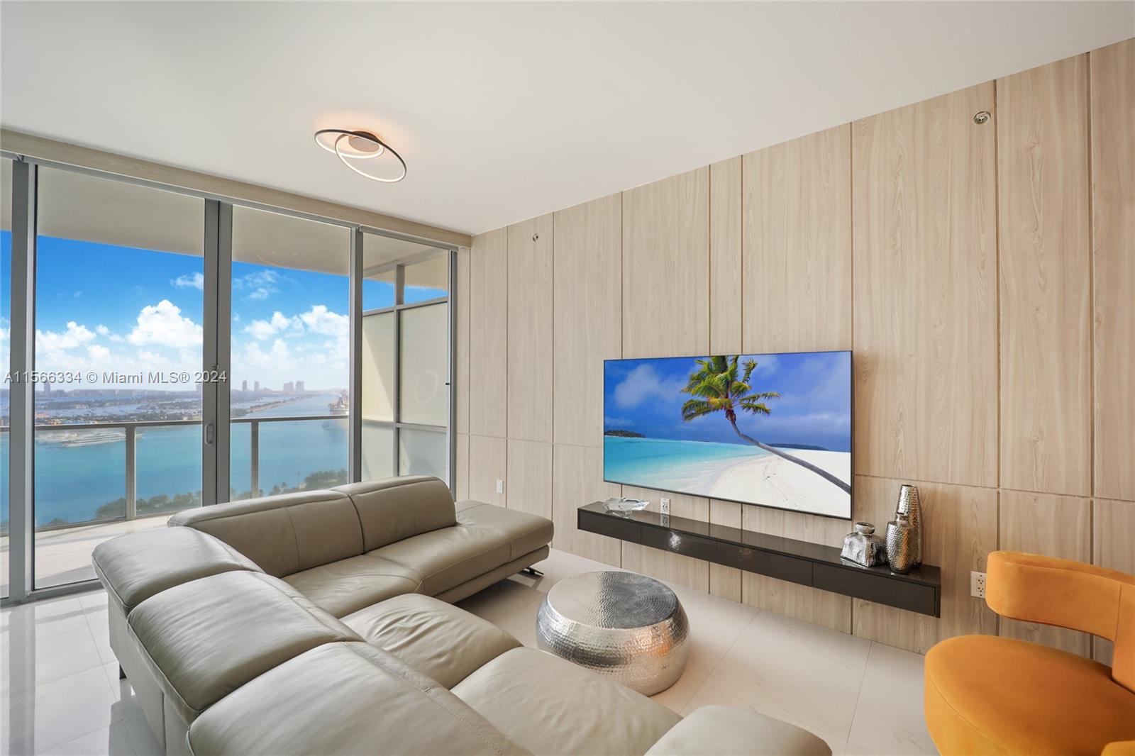 1100 Biscayne Blvd # 3004
