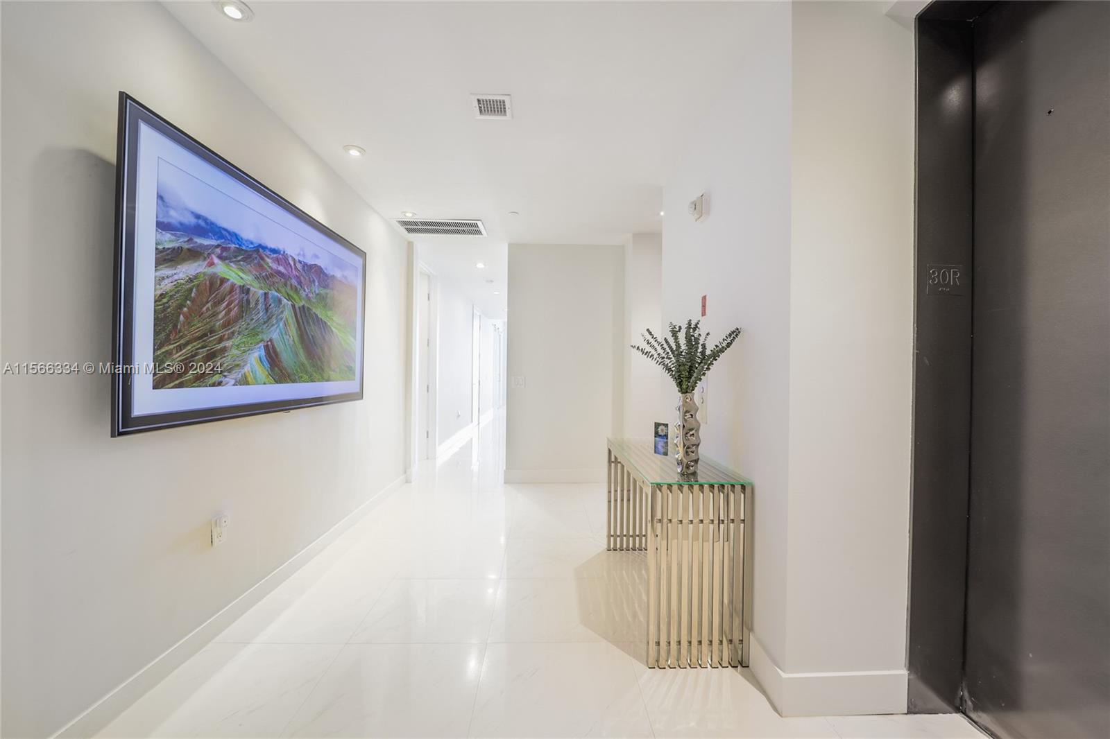 1100 Biscayne Blvd # 3004