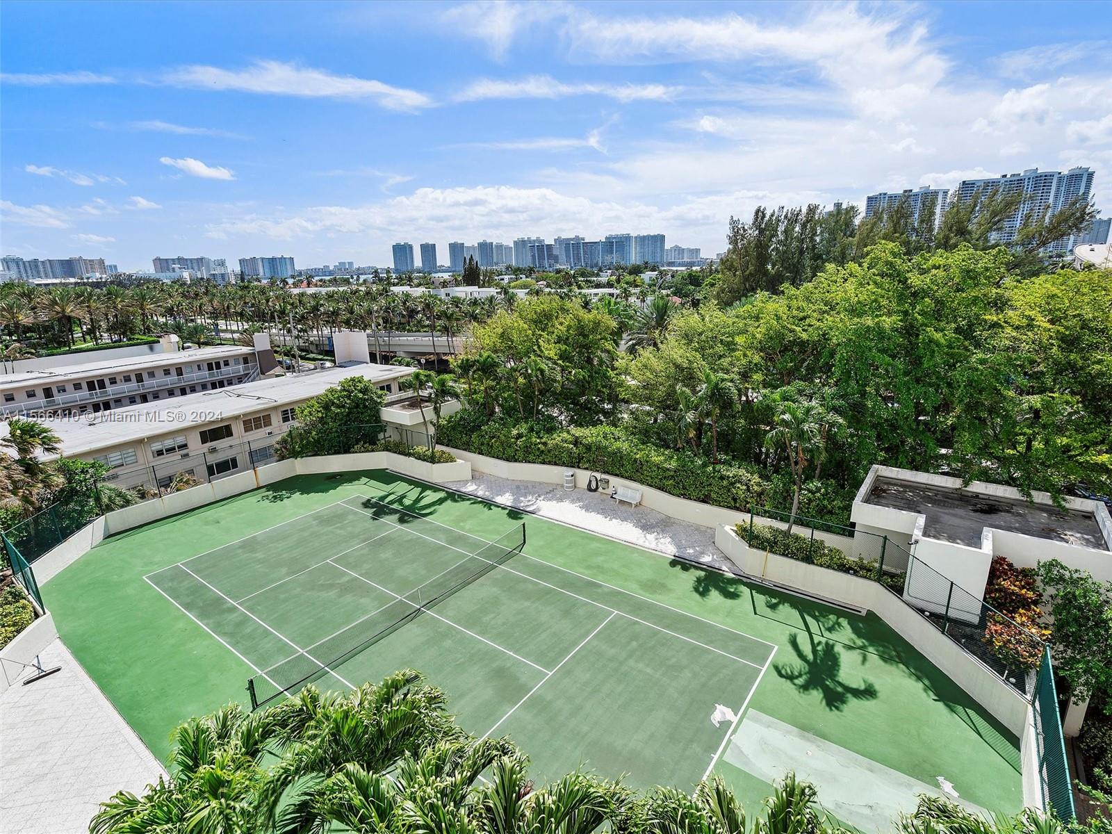 19111 Collins Ave # 506