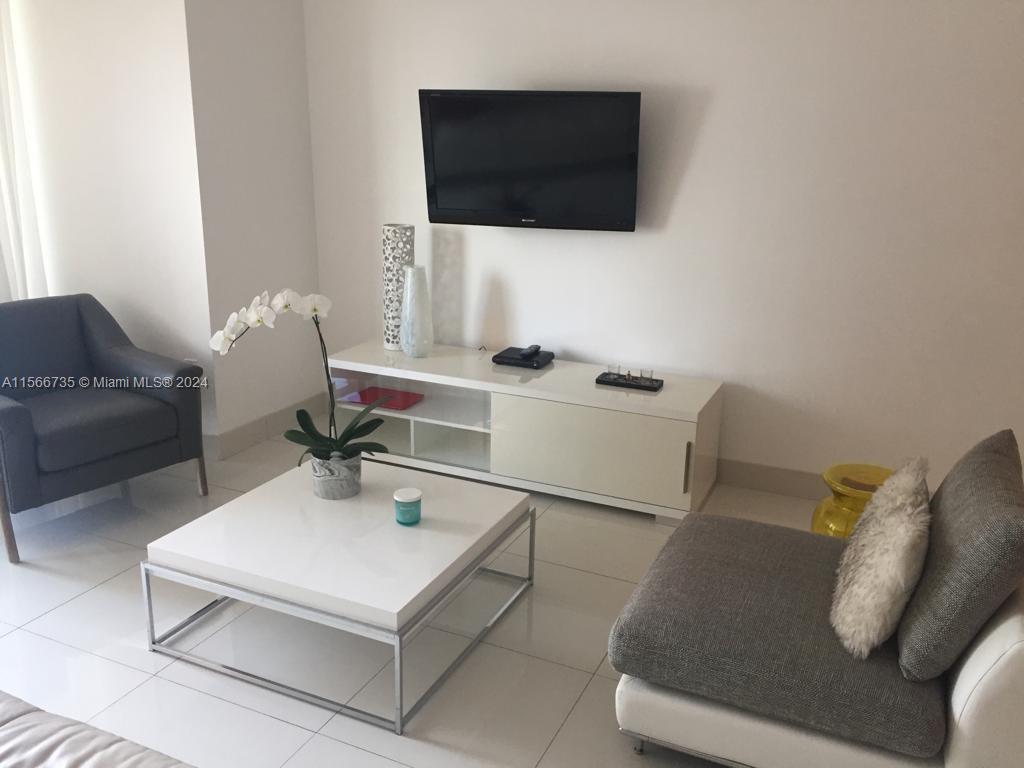 485 Brickell Ave # 1811