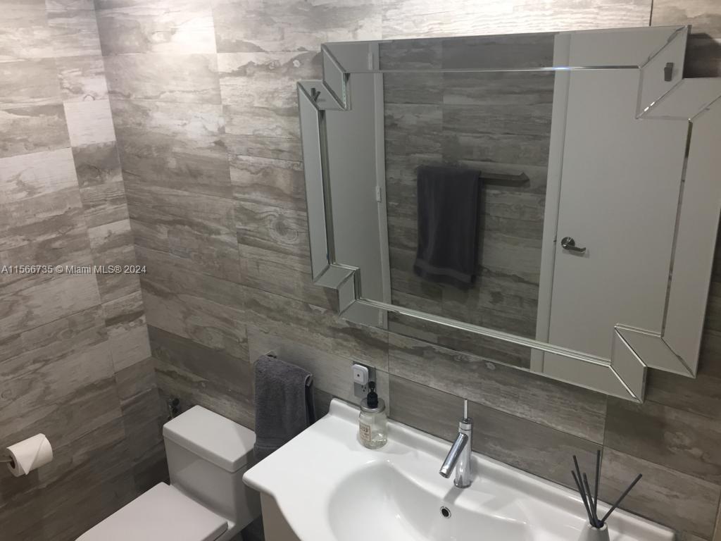 485 Brickell Ave # 1811
