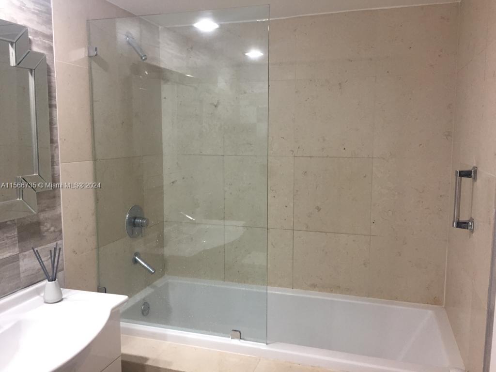 485 Brickell Ave # 1811