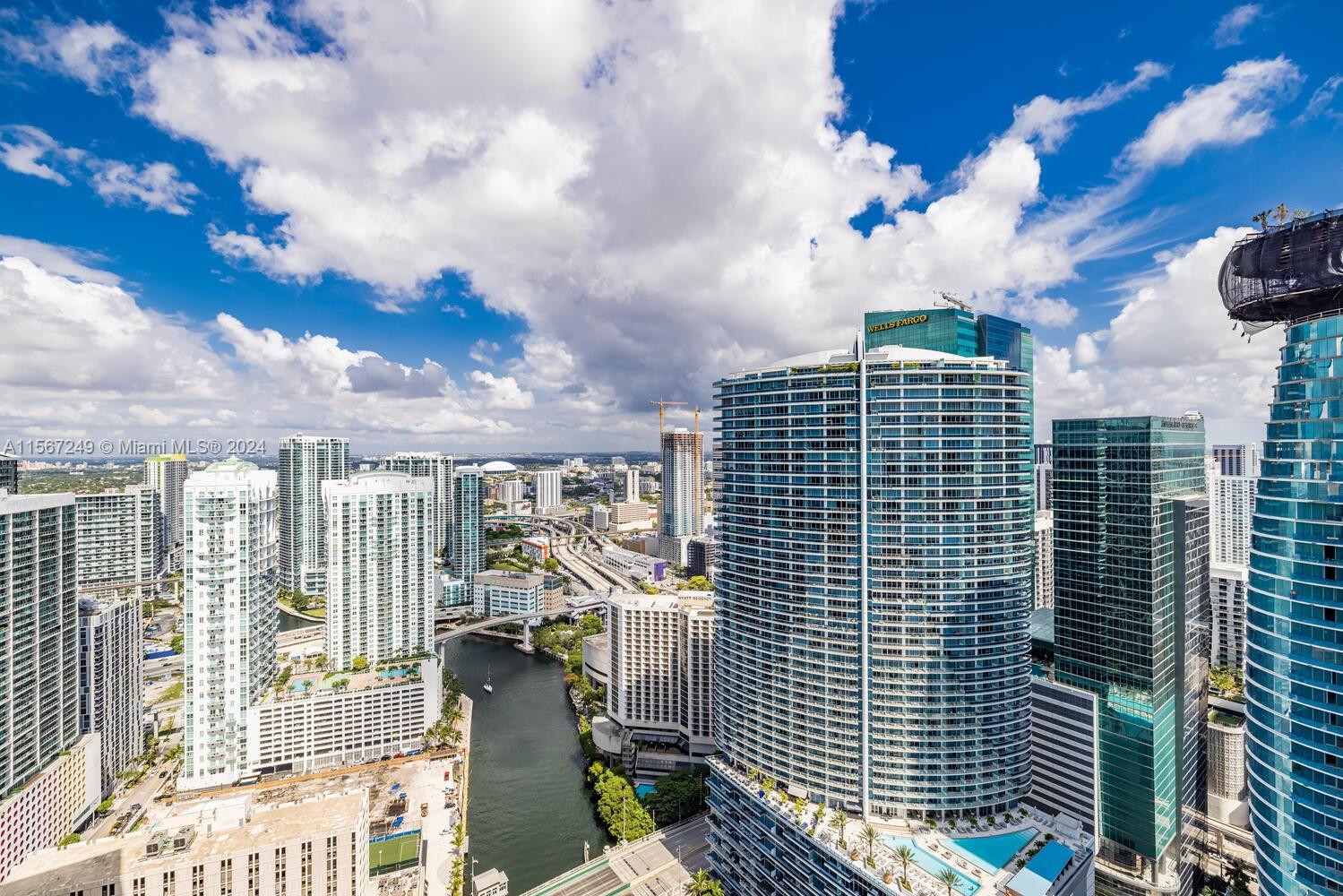 465 Brickell Ave # 4702