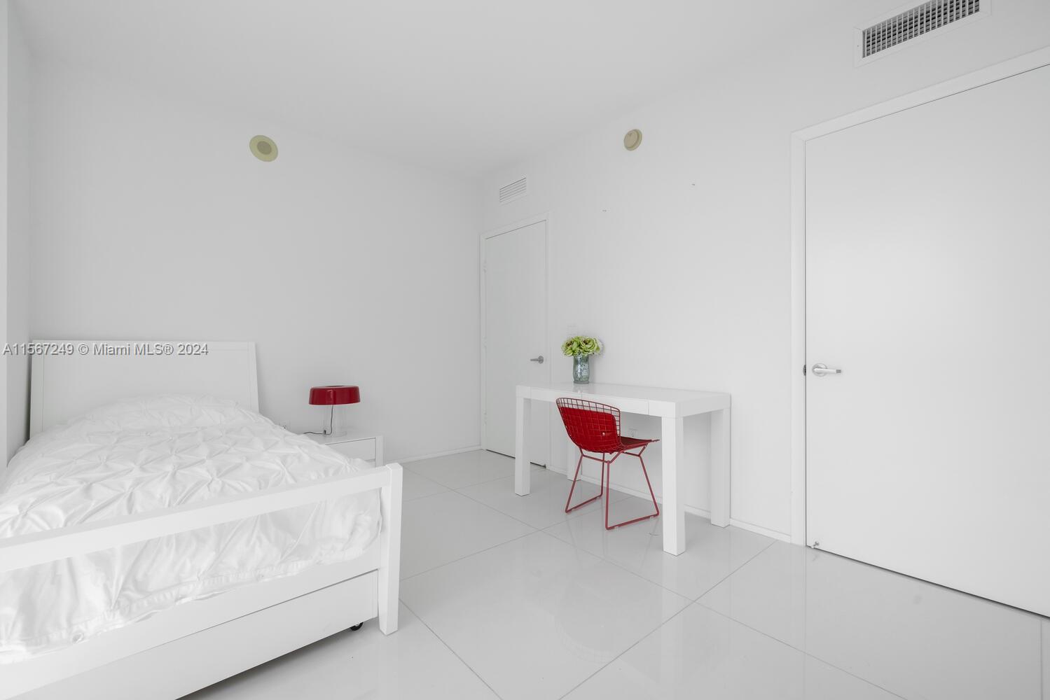 465 Brickell Ave # 4702