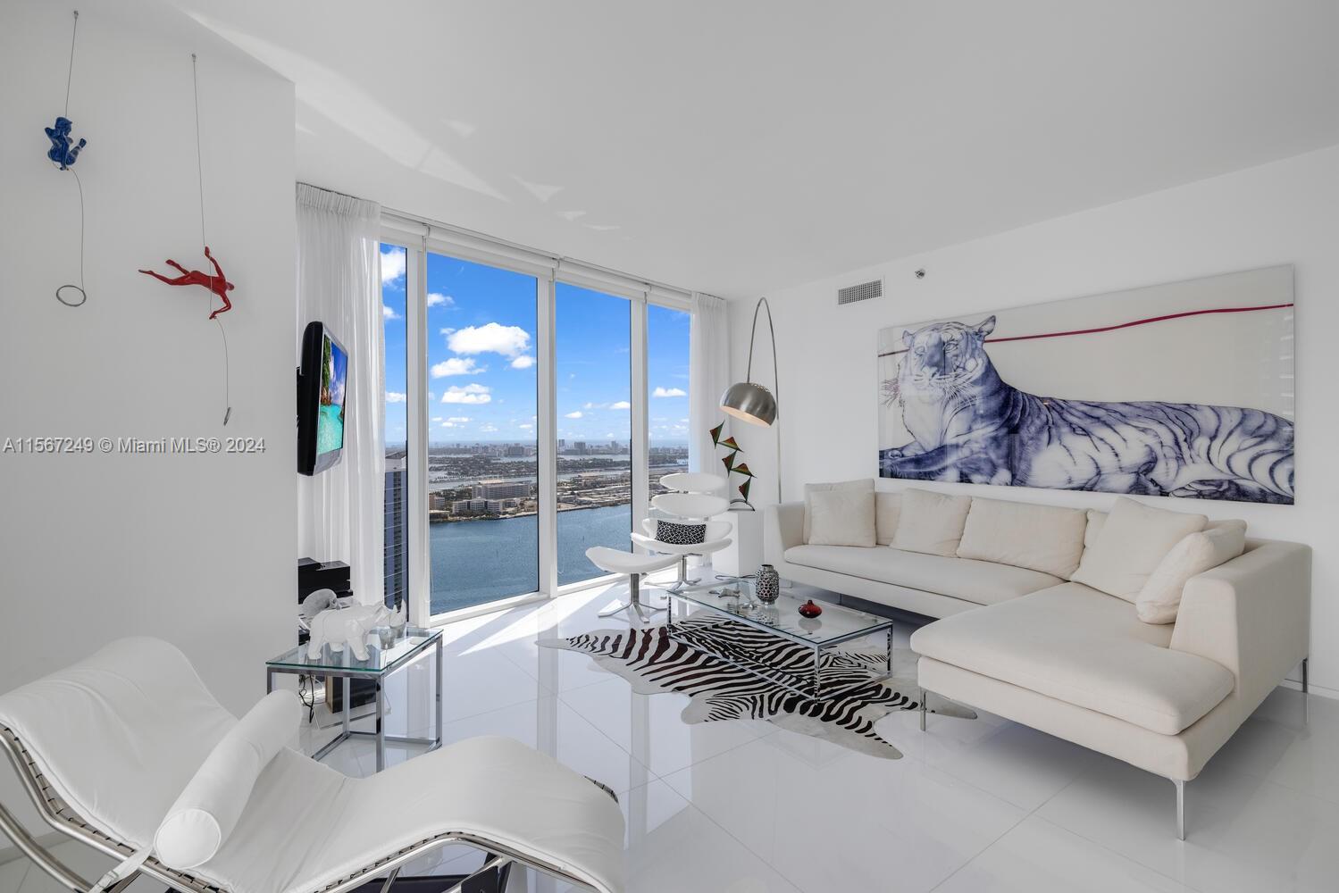 465 Brickell Ave # 4702