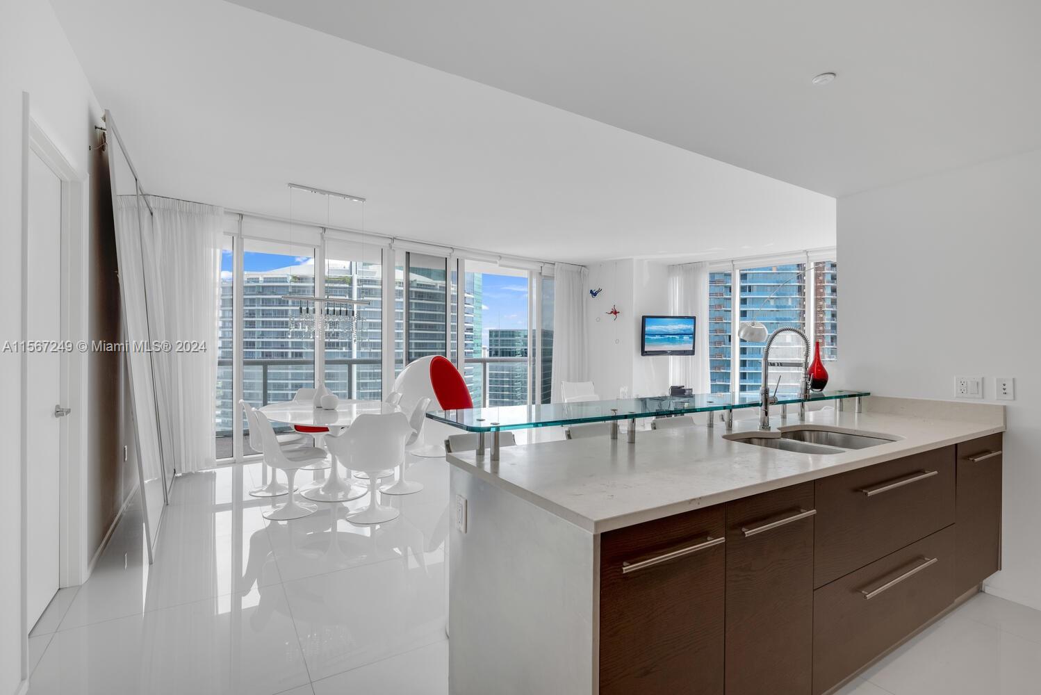 465 Brickell Ave # 4702