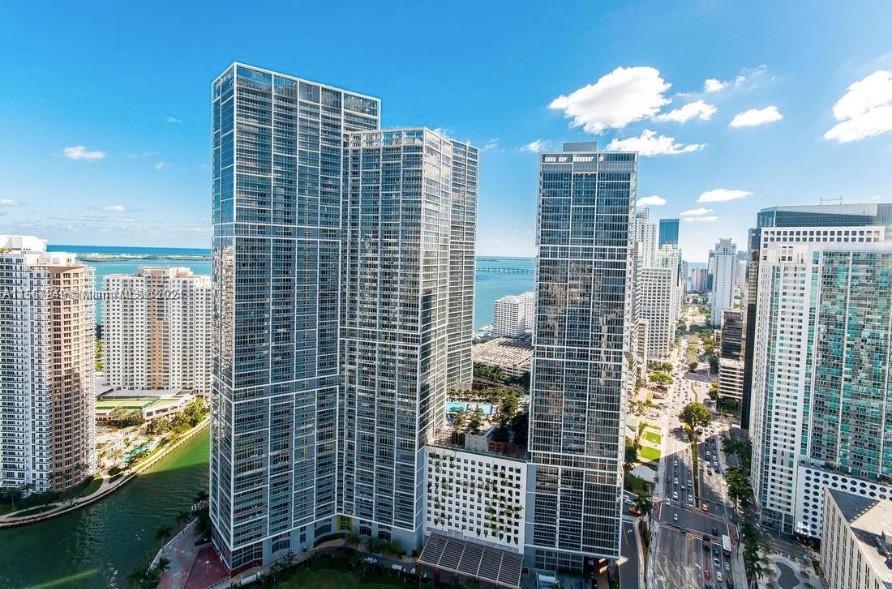 465 Brickell Ave # 4702