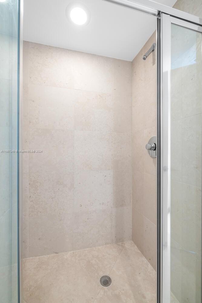 465 Brickell Ave # 4702