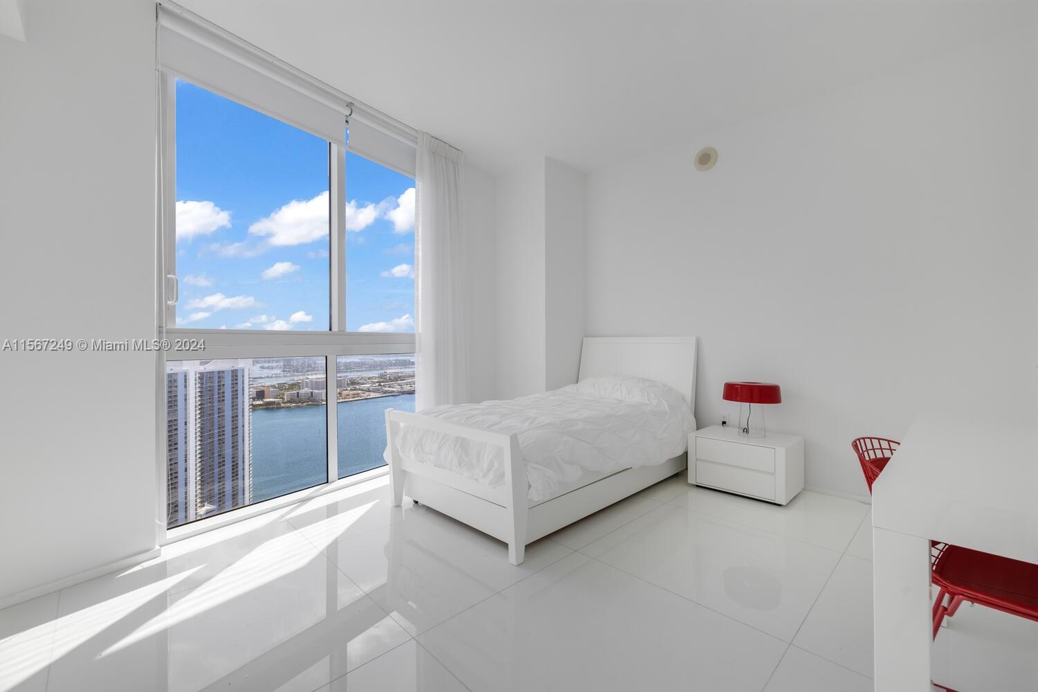 465 Brickell Ave # 4702