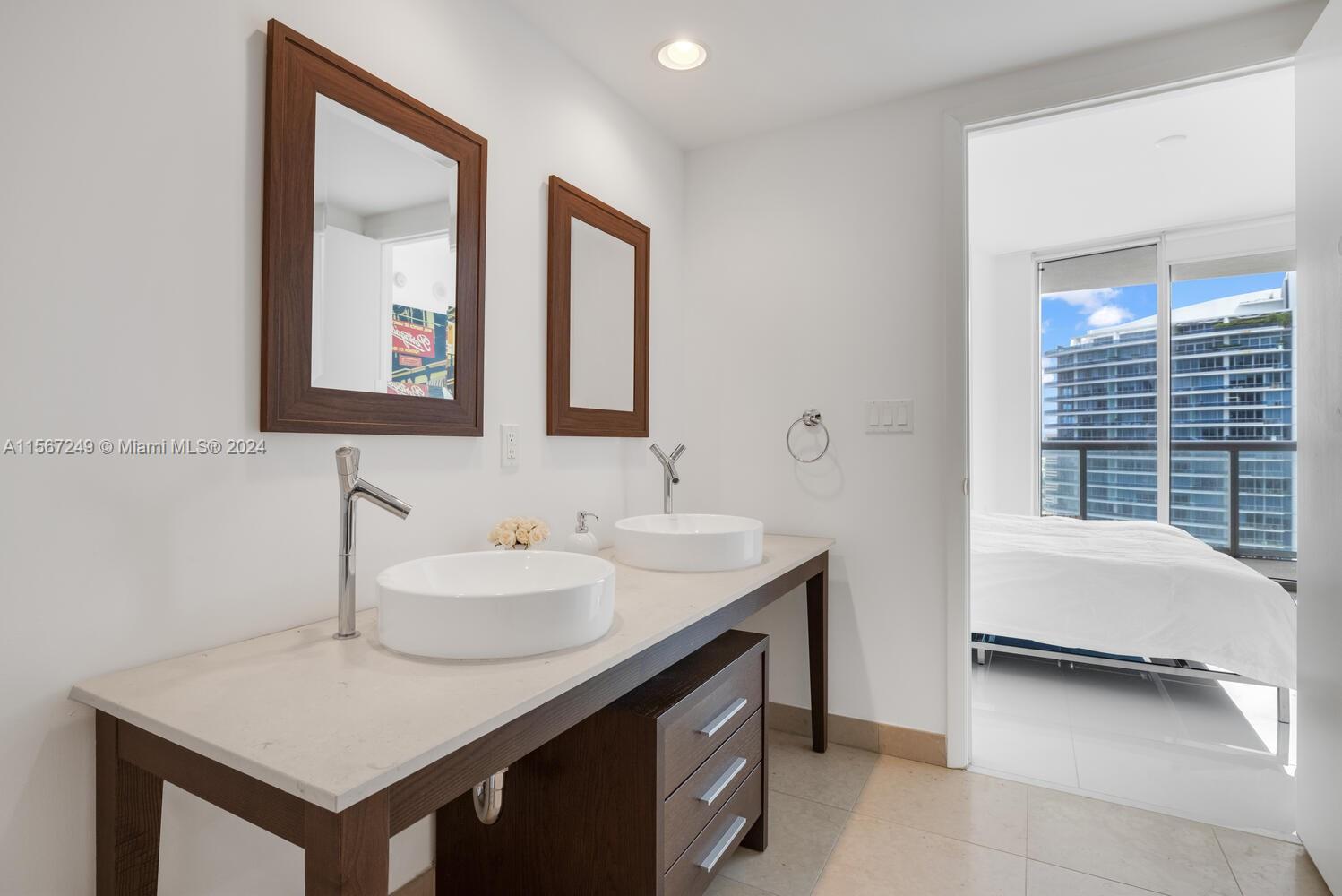 465 Brickell Ave # 4702