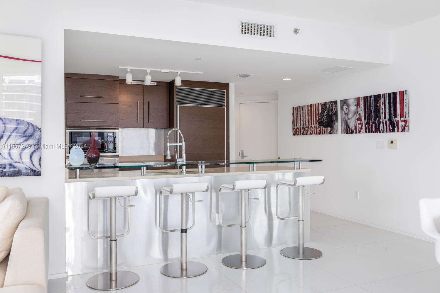 465 Brickell Ave # 4702