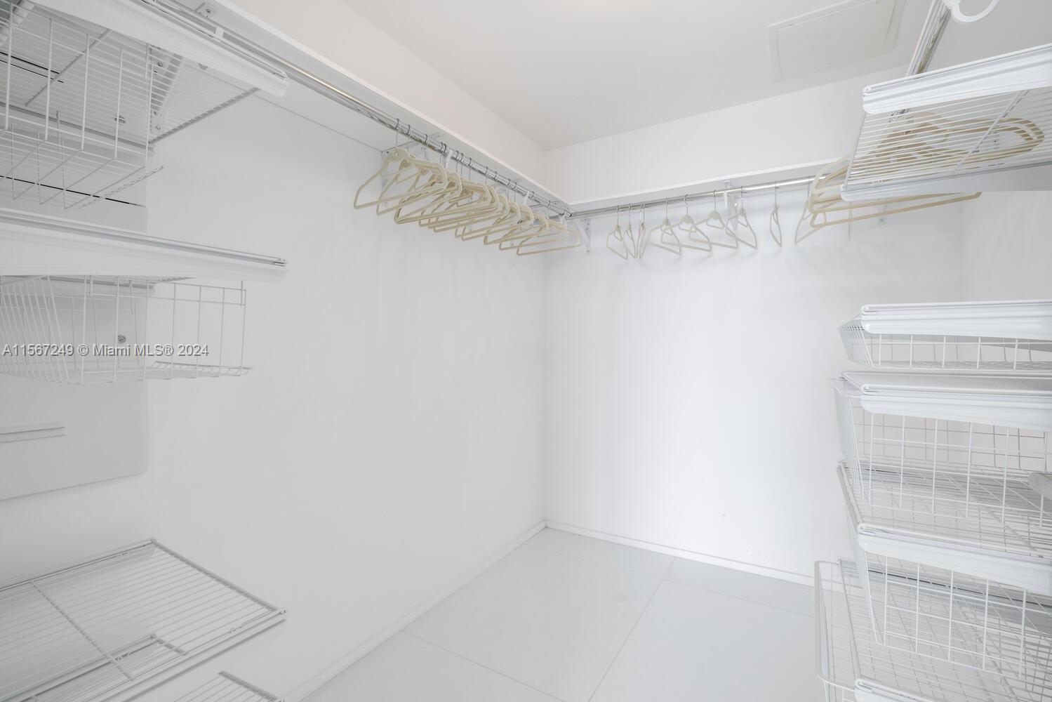 465 Brickell Ave # 4702