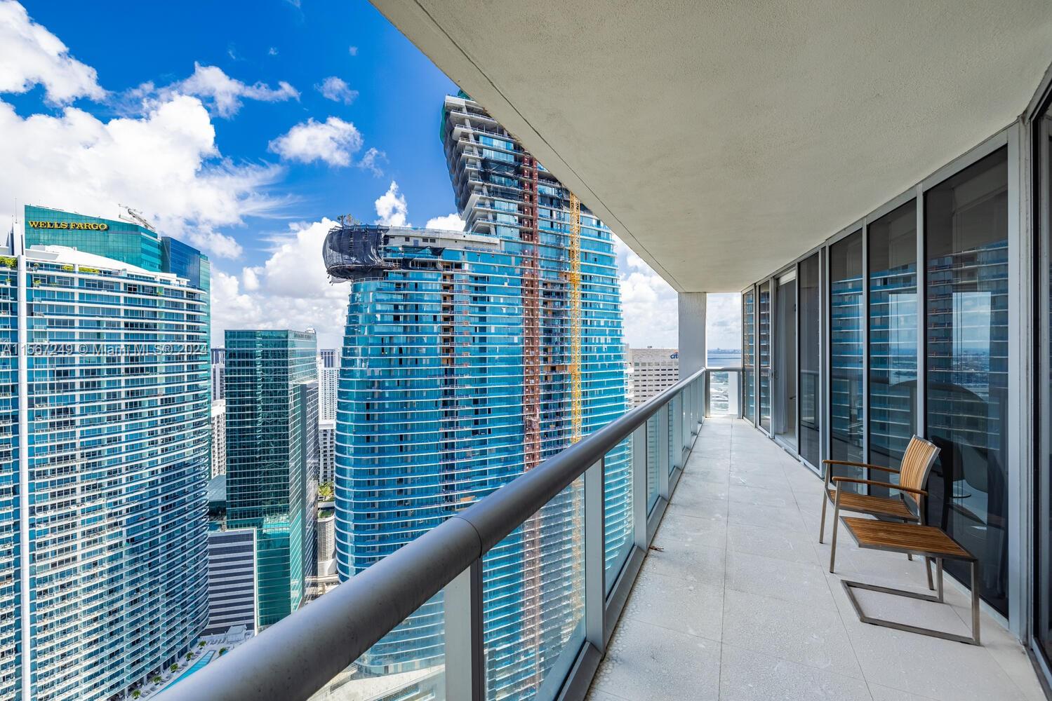 465 Brickell Ave # 4702