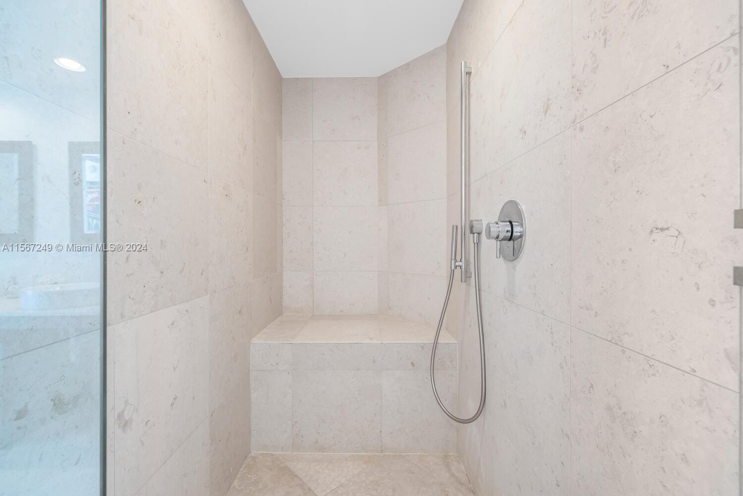 465 Brickell Ave # 4702