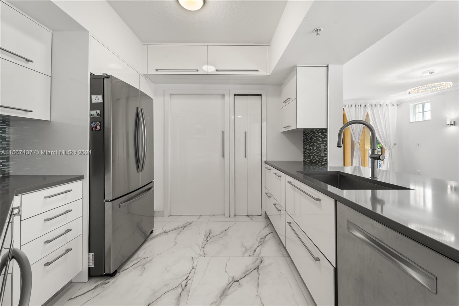 151 Michigan Ave # 522