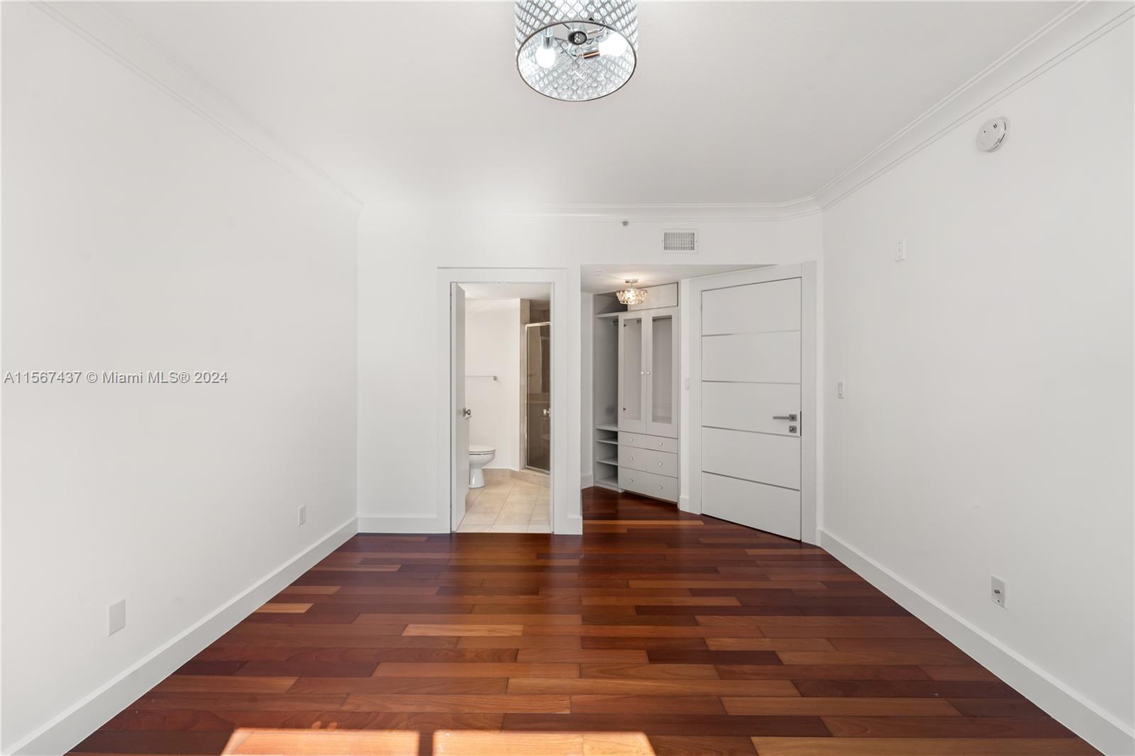 151 Michigan Ave # 522