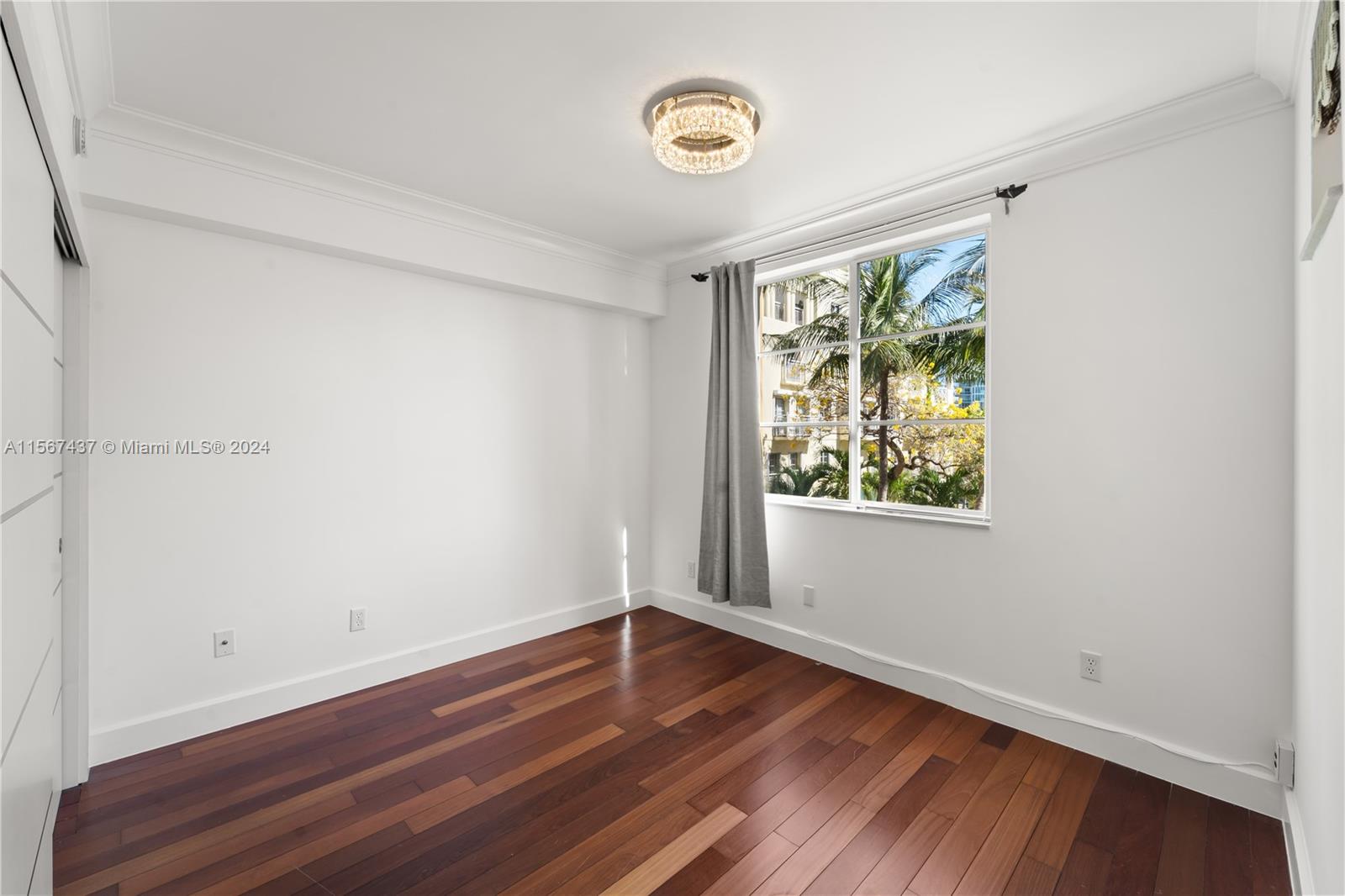 151 Michigan Ave # 522