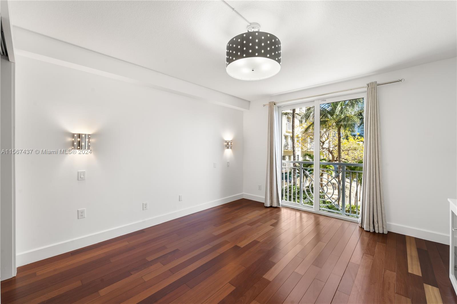 151 Michigan Ave # 522